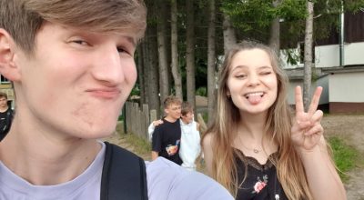 b13d5a21-4567-4373-9a62-c011c9527f13 Feriencamps 2023: Wir gehen nun in das 7. Jahr Camp HalliGalli. Neben unseren Sommercamps im gewohnten Johanngeorgenstadt, sind wir erstmals mit einem Kidscamp in Dresden. Somit ermöglichen wir auch Kindern ein unvergessliches Ferienlager. Zusätzlich gibt es auch im Herbst inzwischen 2 Herbstcamps. Eines dabei orientiert sich an den Berliner Ferien. Schaut ruhig oben einmal vorbei! Wir freuen uns wie gewohnt auf euch!